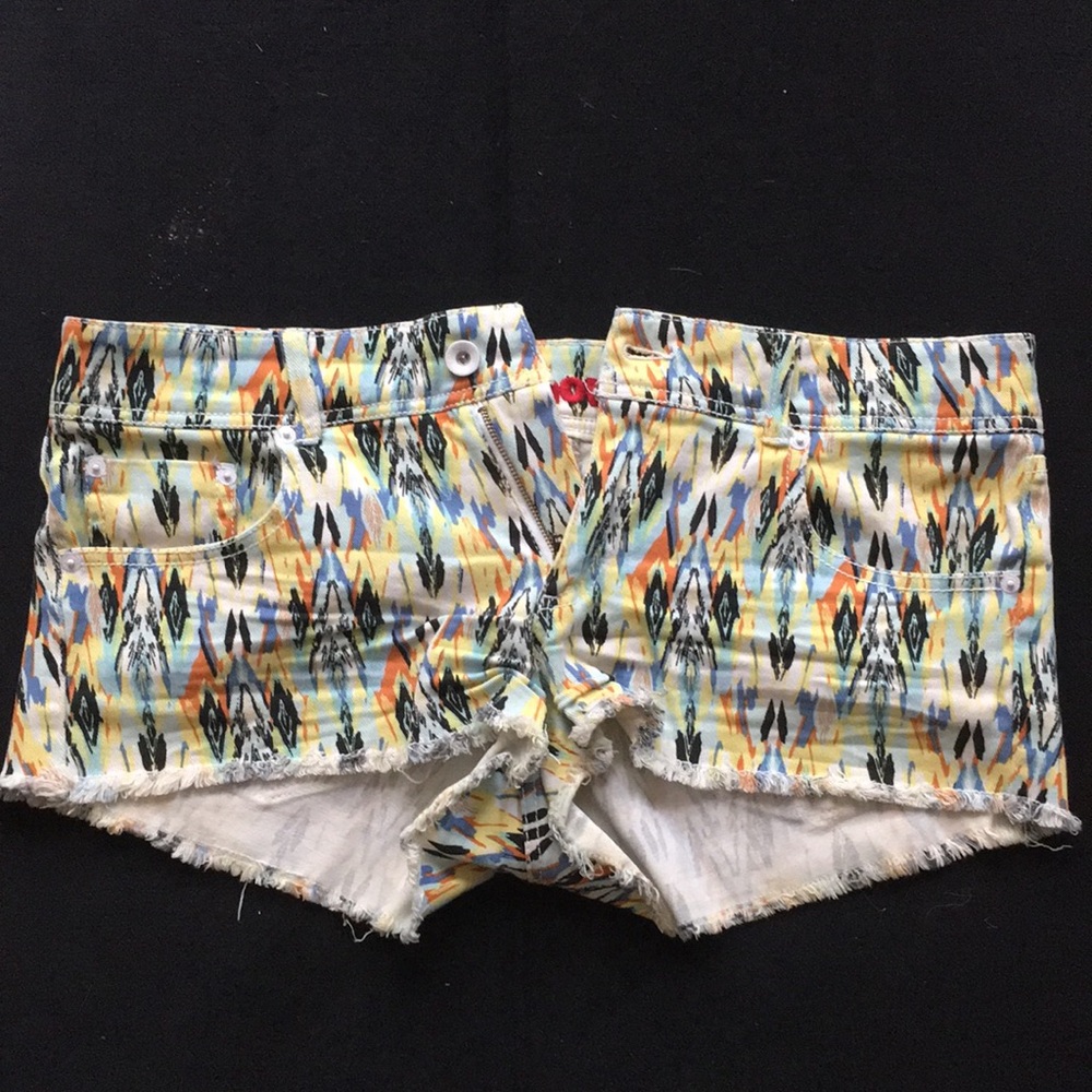 Cutoff shorts